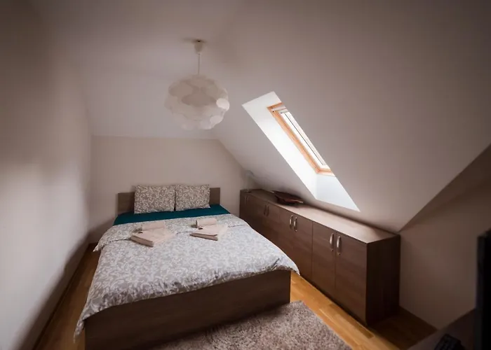 Zvezdana Prasina アパート